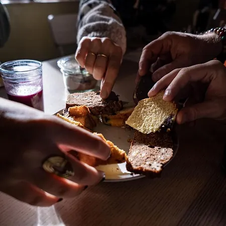 Les Cascades 3* Ла-Монжи