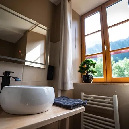 Les Cascades Отель 3*