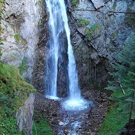Les Cascades 3*
