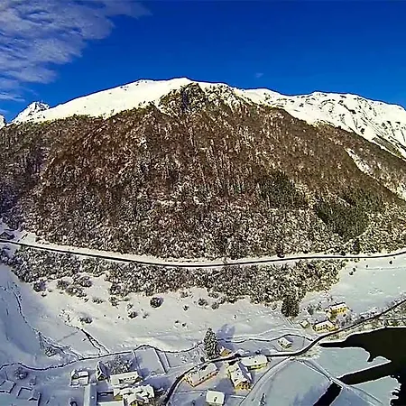Les Cascades 3*