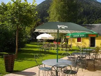 Les Cascades Hotel