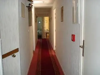 Les Cascades Отель 3*